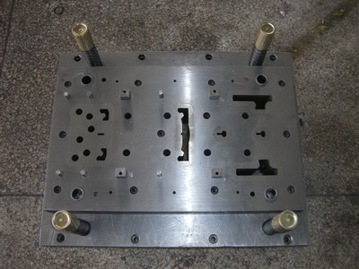 計算機(jī)機(jī)箱沖壓模具-計算機(jī)機(jī)箱沖壓模具